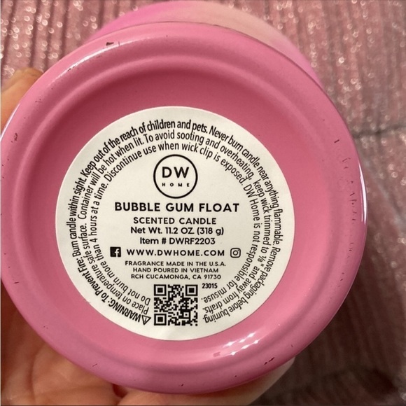 DW HOME BUBBLE GUM FLOAT LARGE CANDLE - Picture 3 of 4